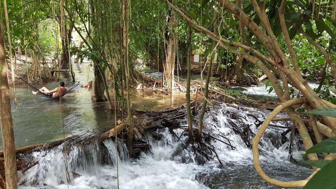 Hug Rimtharn Hotel Ban Khao Klom Exterior foto