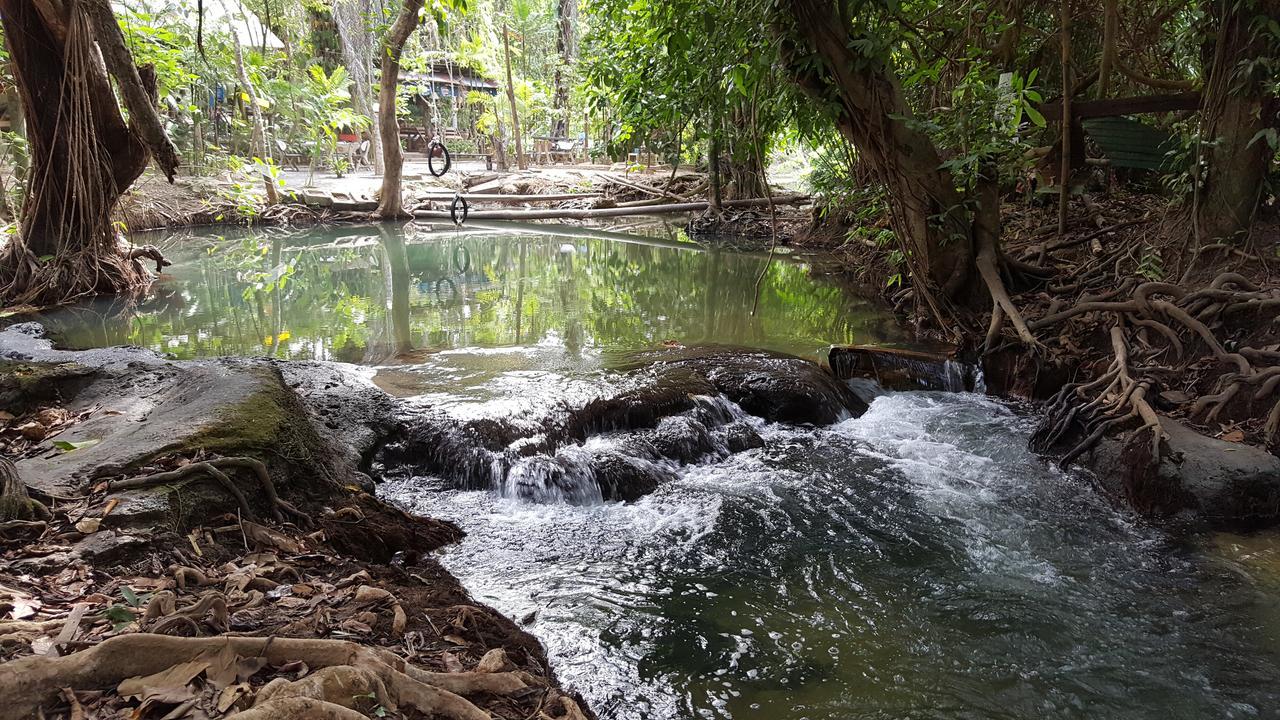 Hug Rimtharn Hotel Ban Khao Klom Exterior foto