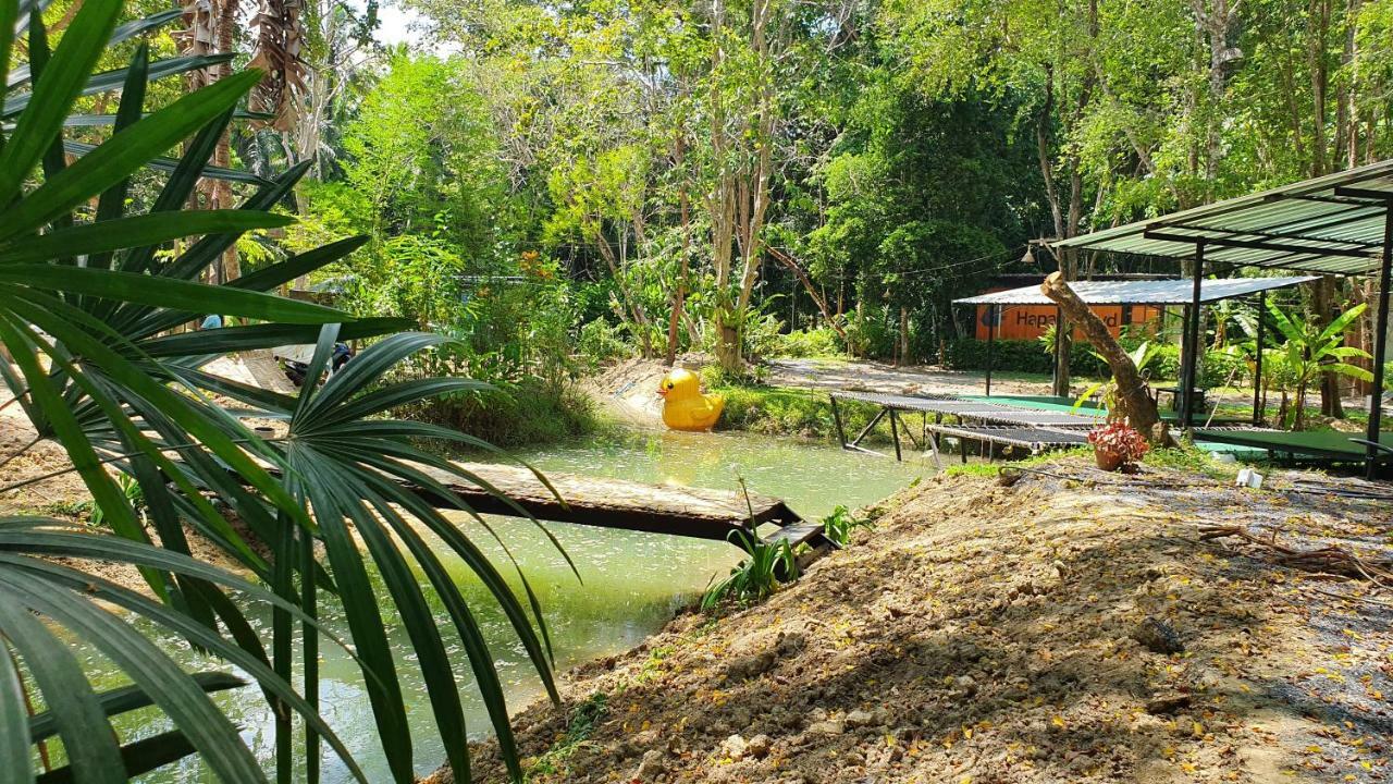 Hug Rimtharn Hotel Ban Khao Klom Exterior foto