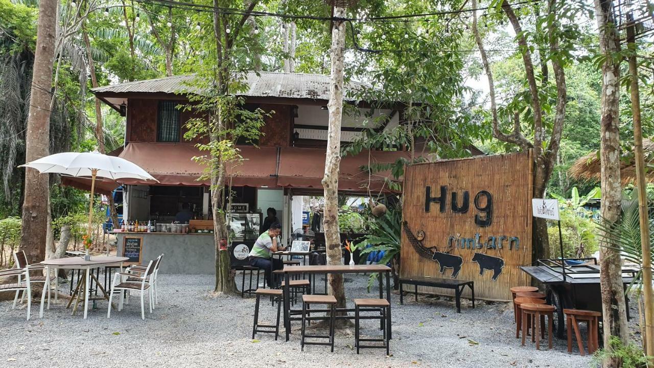 Hug Rimtharn Hotel Ban Khao Klom Exterior foto